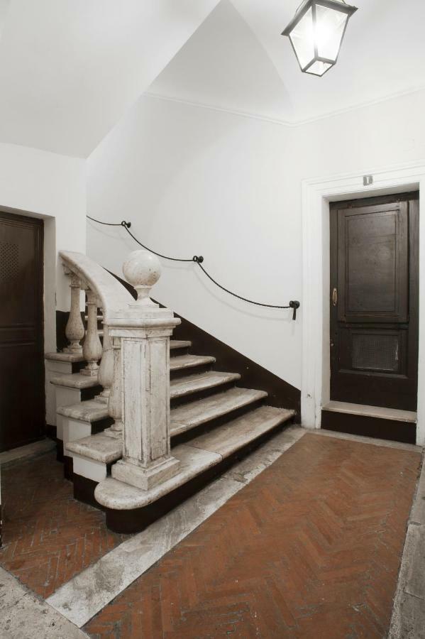 Santa Cecilia In Via Del Corso Rom